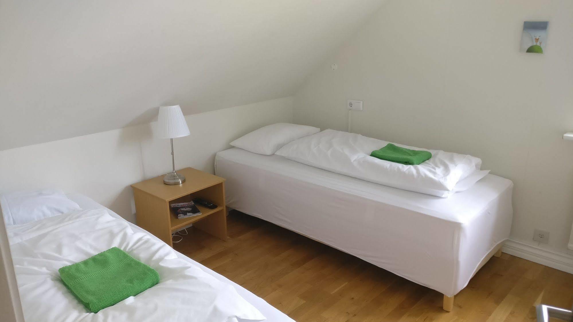 איילססטאד'יר Birta Guesthouse מראה חיצוני תמונה