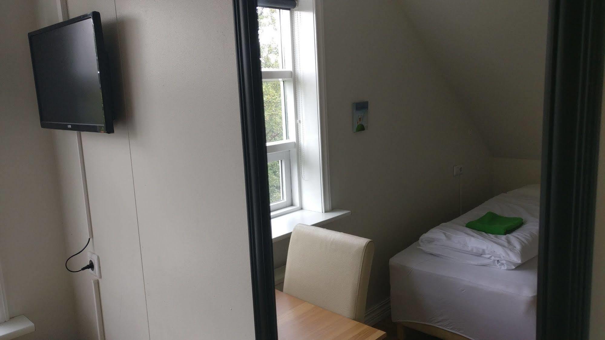 איילססטאד'יר Birta Guesthouse מראה חיצוני תמונה