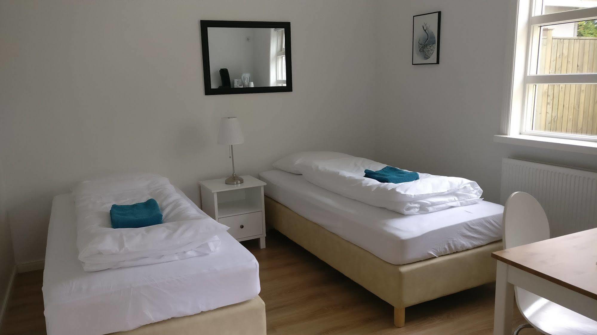 איילססטאד'יר Birta Guesthouse מראה חיצוני תמונה
