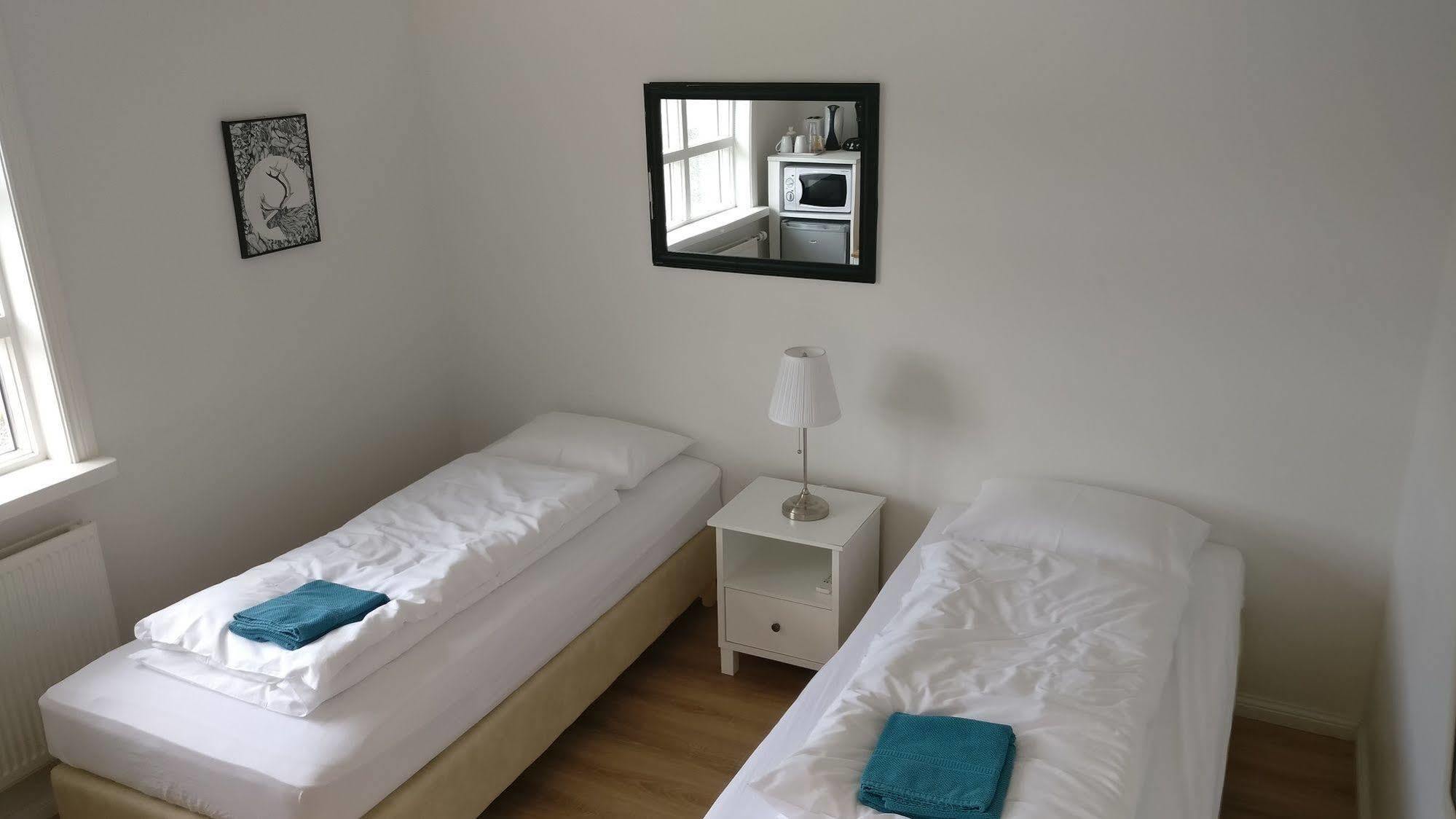 איילססטאד'יר Birta Guesthouse מראה חיצוני תמונה