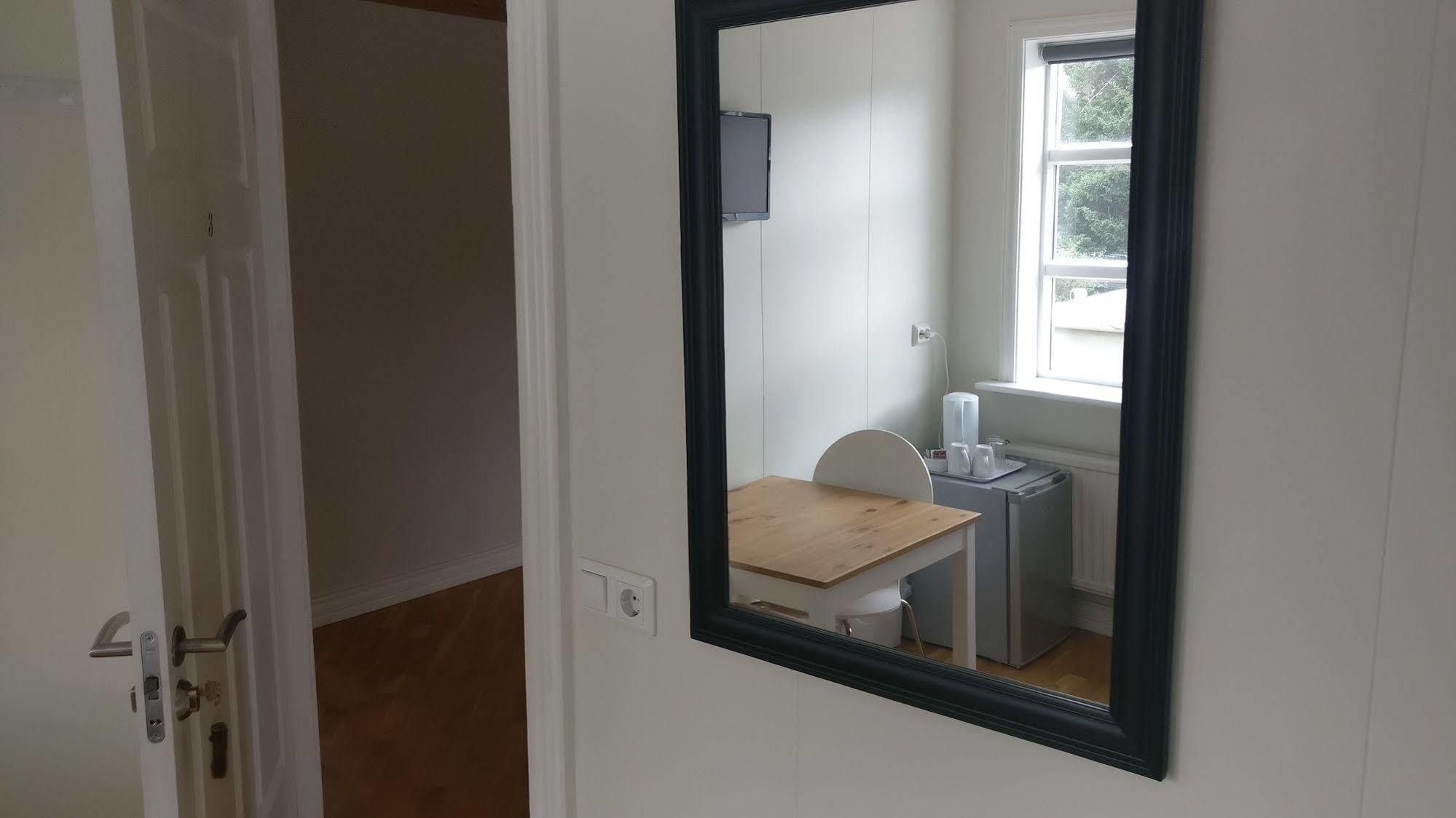 איילססטאד'יר Birta Guesthouse מראה חיצוני תמונה