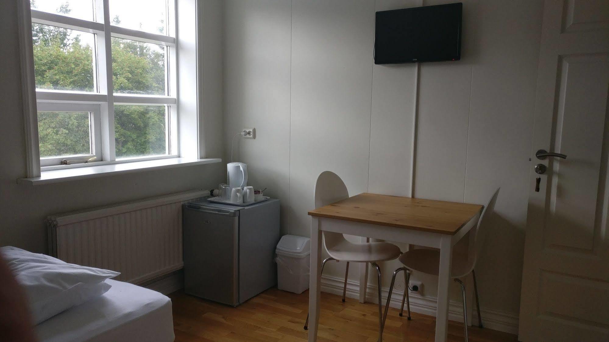איילססטאד'יר Birta Guesthouse מראה חיצוני תמונה