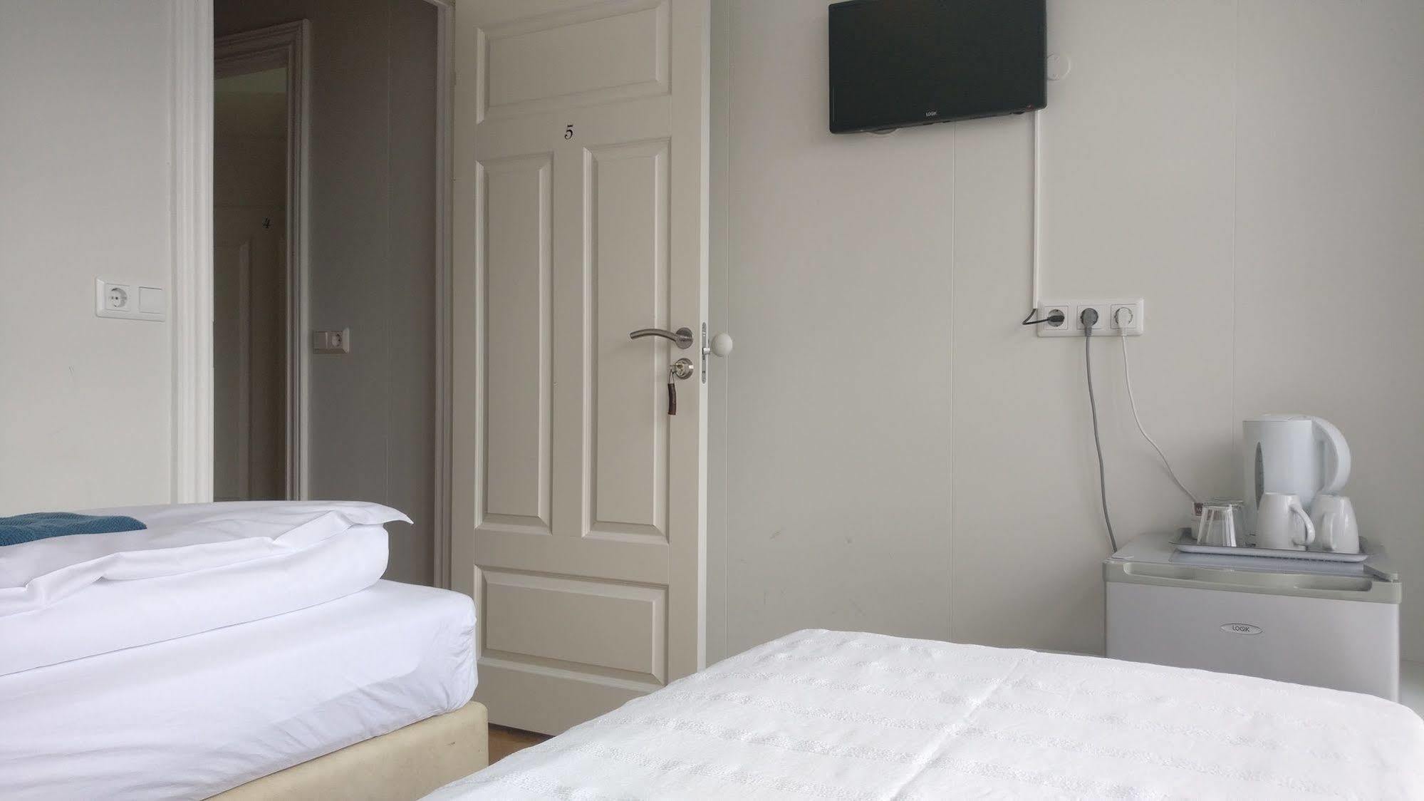 איילססטאד'יר Birta Guesthouse מראה חיצוני תמונה